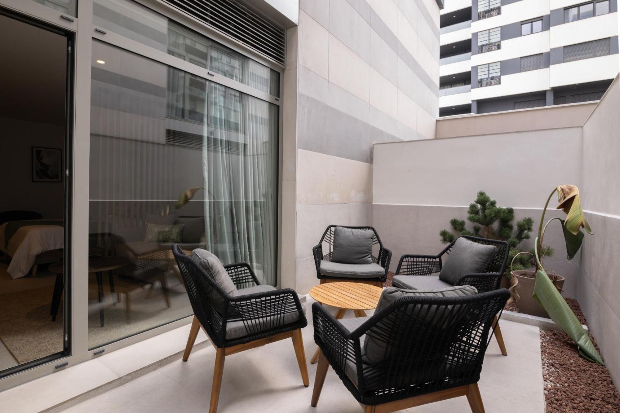 Dorm4You Arena Terraza 04 Valencia Luaran gambar