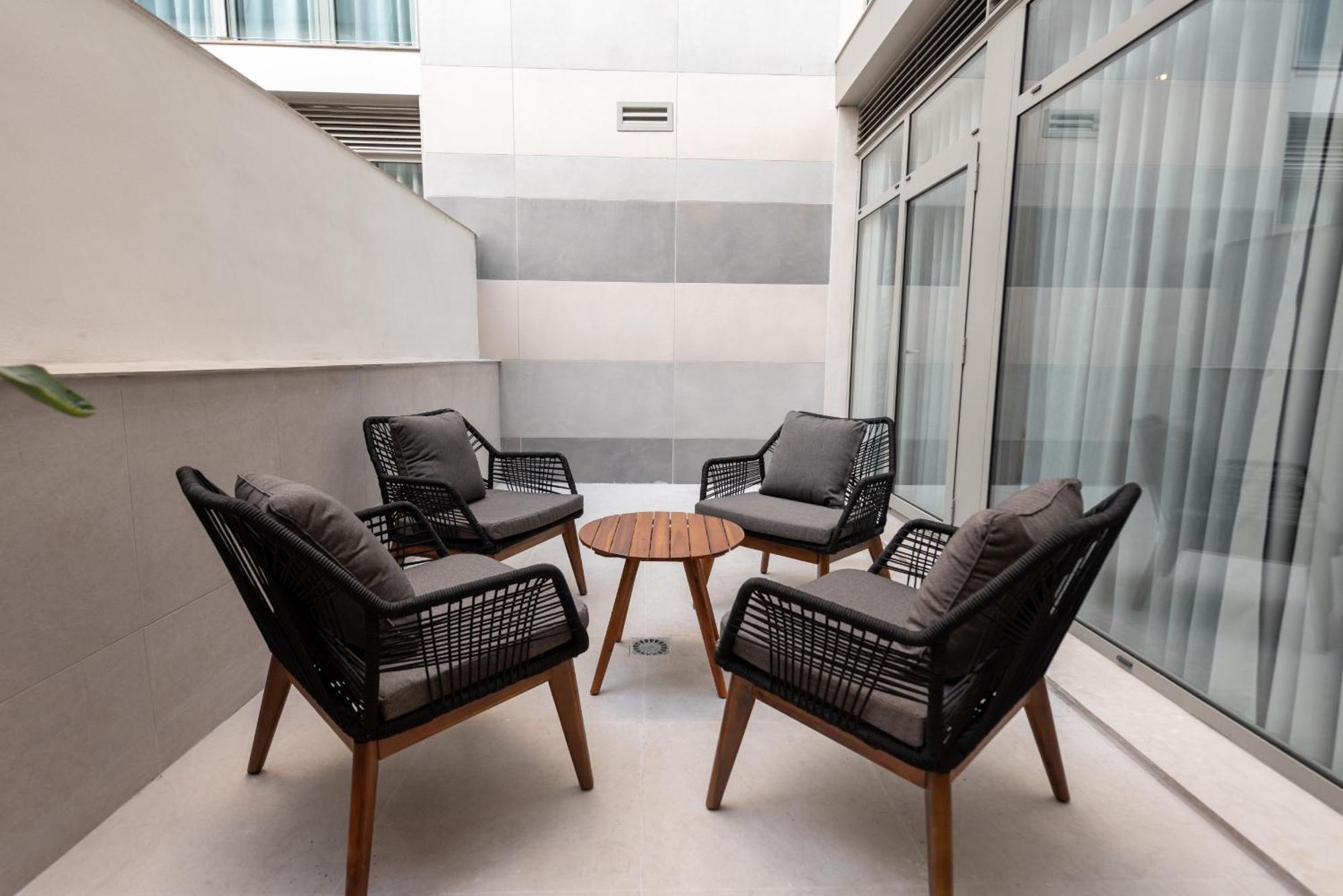 Dorm4You Arena Terraza 04 Valencia Luaran gambar